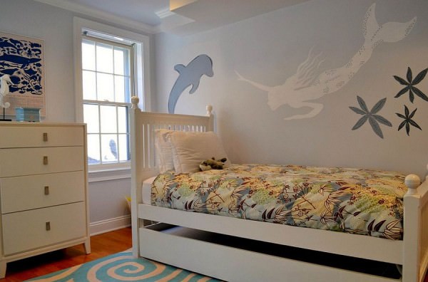 Beautiful-Mermaid-wall-mural-for-the-small-kids-bedroom