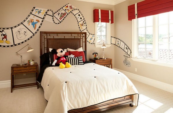 Custom-painted-Disney-film-strip-on-the-bedroom-walls