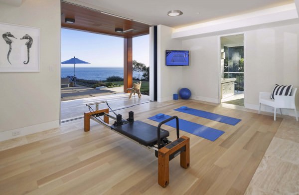 no-10000-square-foot-mansion-would-be-complete-without-a-gym