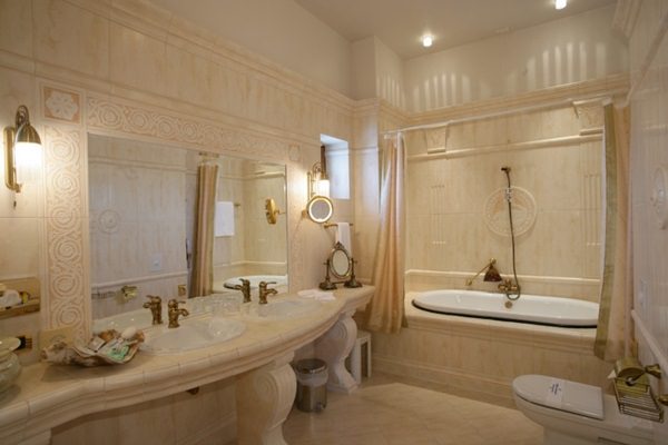 hotel-carol-parc-bucuresti-bathroom