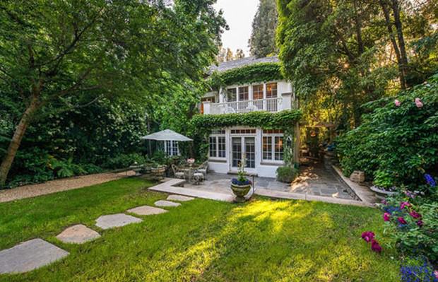 Jessica Simpson Lists Beverly Hills Estate for $7.995 million