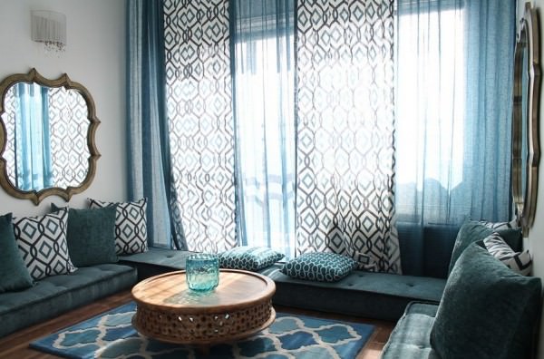 morrocan-blue-interior-design-floor-seating