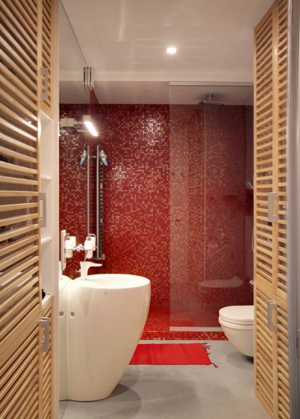 small-bathroom-apartment-red-small-tiles-mosaic