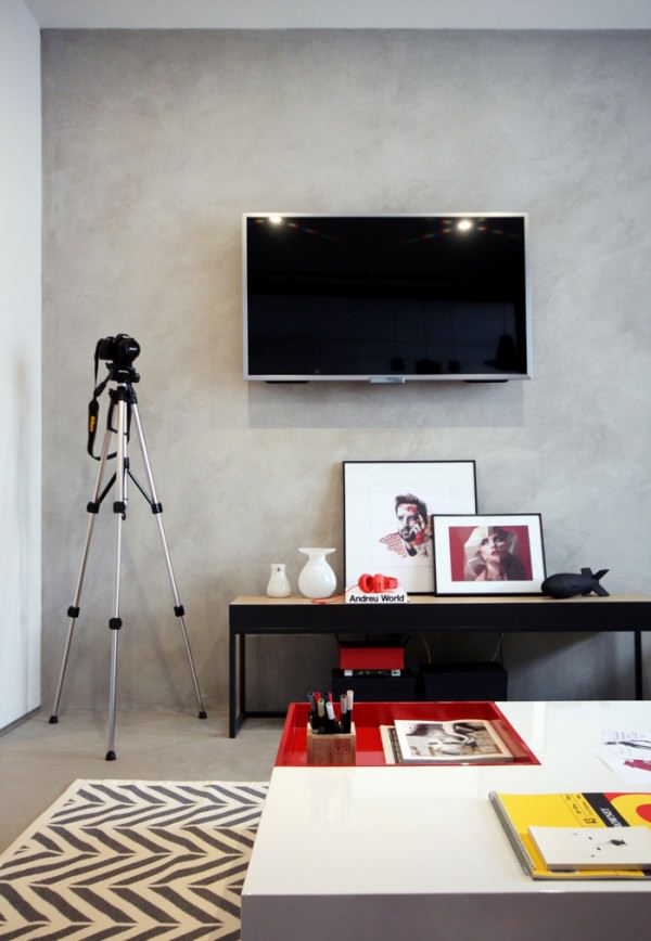 wall-mounted-tv