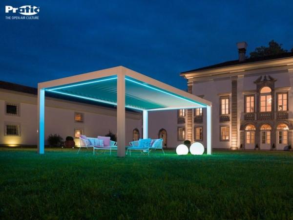 opera-pergola-lights-up