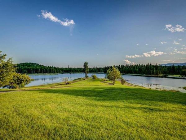 submerged-in-nature-youre-never-without-a-stunning-view