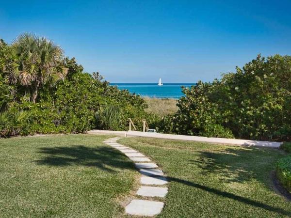 the-property-stretches-506-feet-along-the-ocean-and-510-feet-along-the-intracoastal-that-kind-of-location-affords-some-pretty-fantastic-seascapes