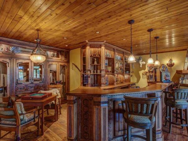 this-loungegaming-area-is-a-great-setting-for-a-boys-night-in