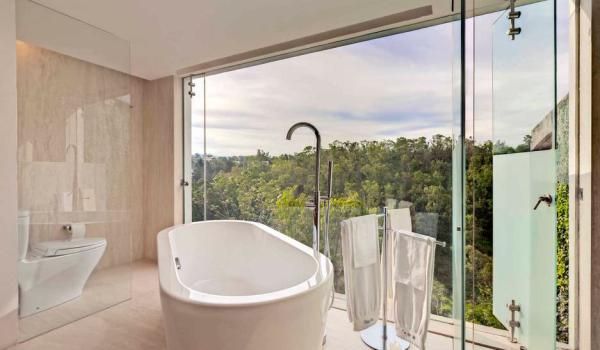 Accessorizing-a-bathroom