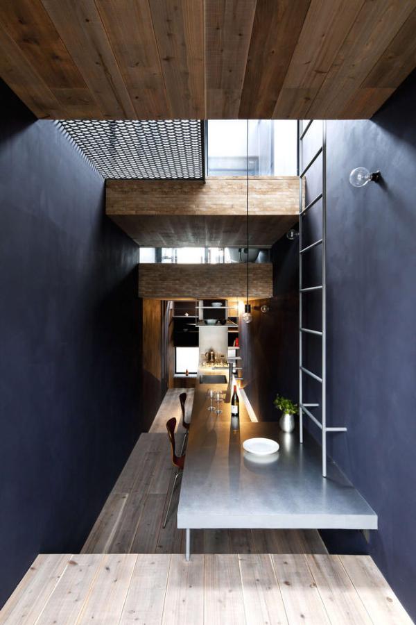 Toshima-long-and-narrow-house-dining-area