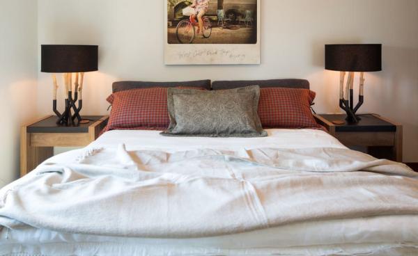 bedroom-rustic-lamps