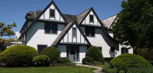 A-shaped-roof-on-Tudor-Style