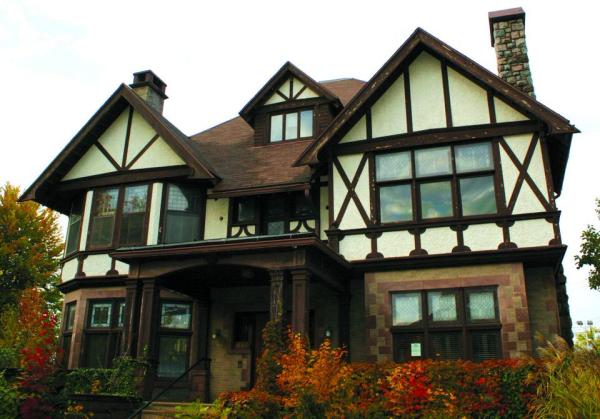 Tudor-England-House-Style