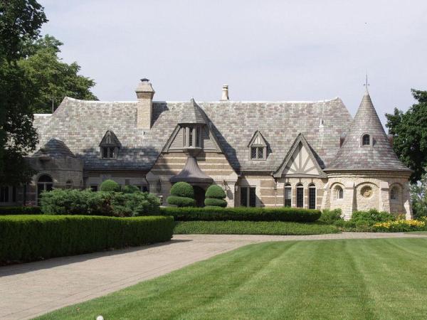 Tudor-style-with-french-influence