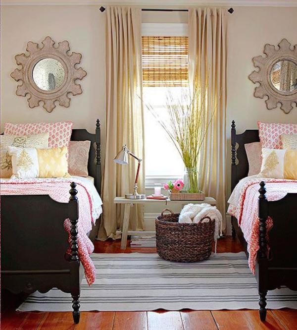 Beautiful-country-living-guest-room-with-twin-beds