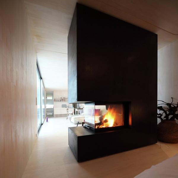 Casa-Invisible-concept-two-sided-fireplace