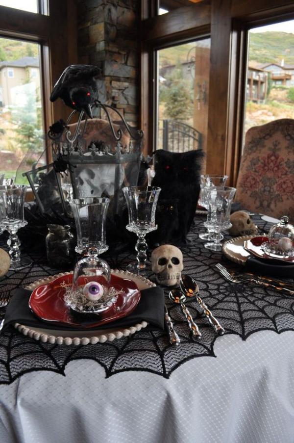 Creepy-Halloween-setting-with-skulls-and-eyeballs