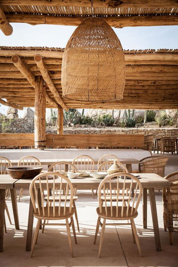 Design-and-decor-of-Scorpios-is-inspired-by-1960s-Greek-glamour