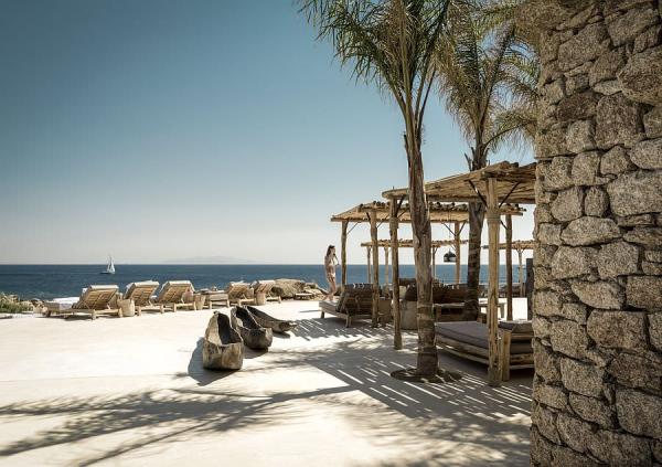 Fabulous-Mykonos-escape-combines-awesome-nightlife-with-a-soothing-hangout