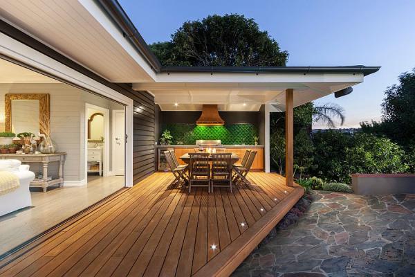 Modern-beach-style-for-the-inviting-and-spacious-deck