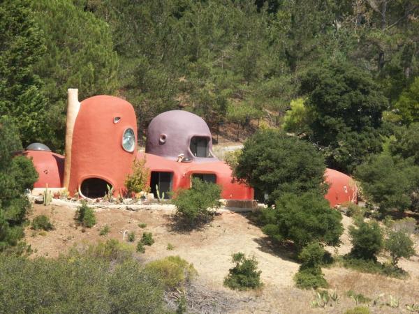 casa familiei flinstone