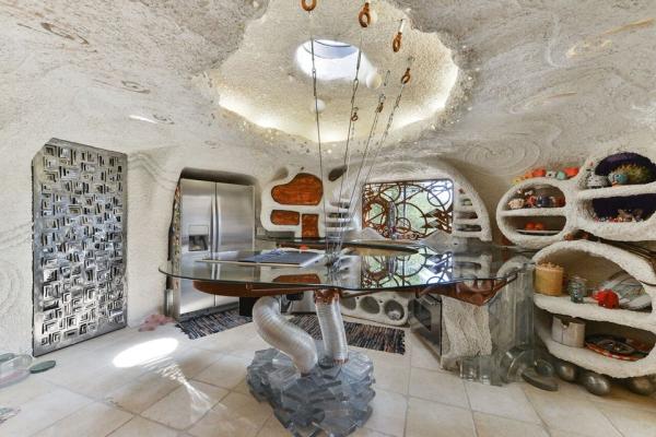 casa familiei flinstone 7
