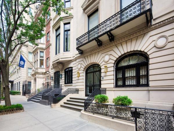 less-than-a-block-from-central-park-the-townhouse-mansion-is-built-entirely-of-limestone