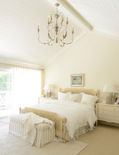 Master-bedrom-with-a-vaulted-ceiling