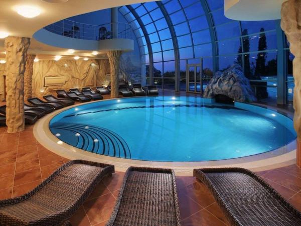 vivos-e1-inspiration-community-pool