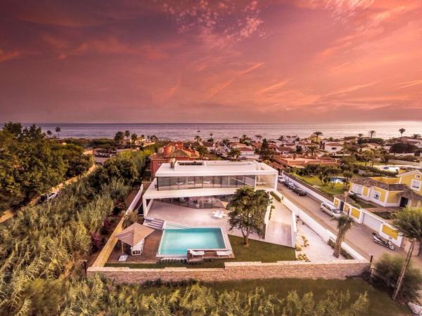 The-Cool-Blue-Villa-viewed-from-a-distance