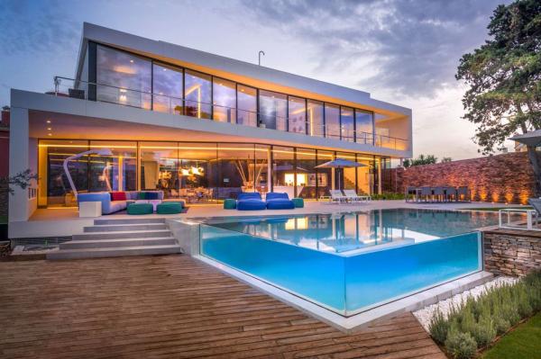 The-Cool-Blue-Villas-infinity-pool