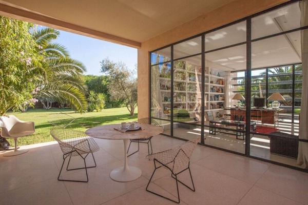 casa din james bond 10