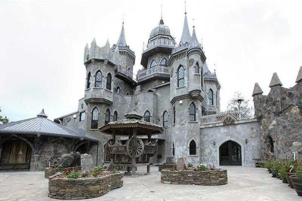 castel gotic 18