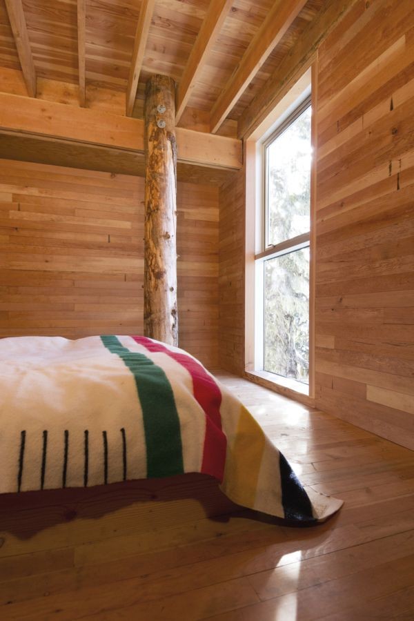 Scott and Scott Architects Alpine Cabin Bedroom