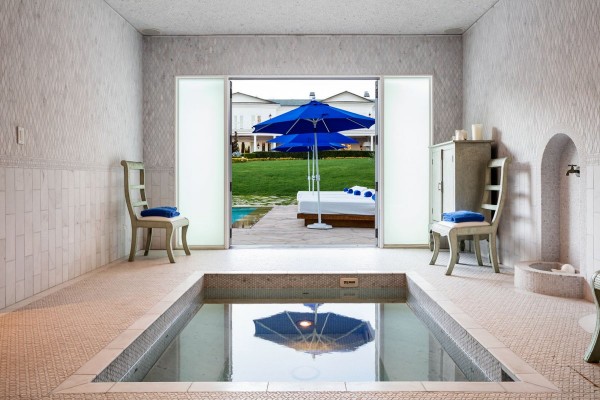 casa lui Max Azria 24