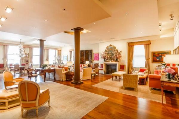 Arianna Huffington 18