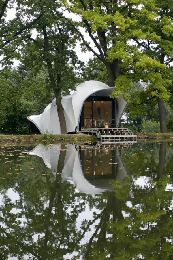 casa minimalista pe malul lacului 6