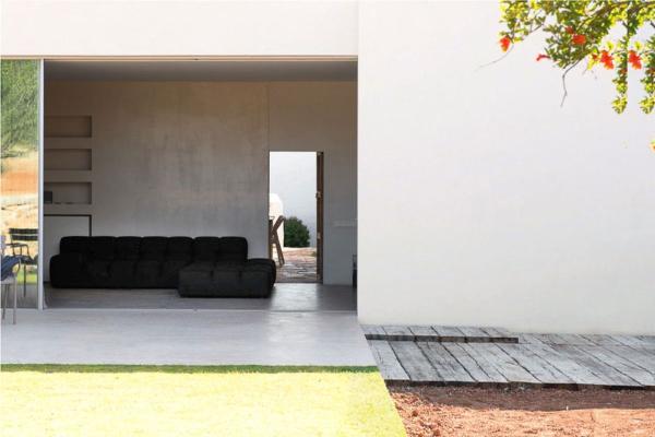 casa veche de 300 de ani 14