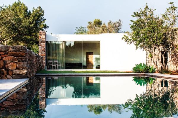 casa veche de 300 de ani 27