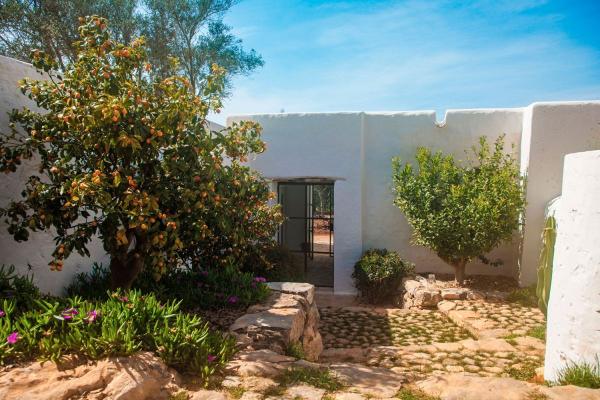 casa veche de 300 de ani 4