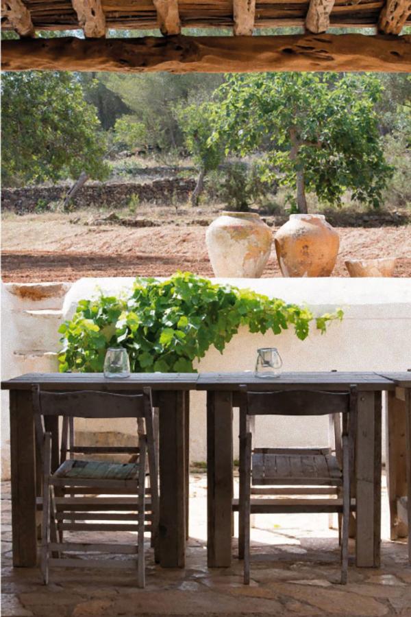 casa veche de 300 de ani 8