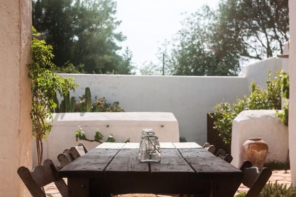 casa veche de 300 de ani 9