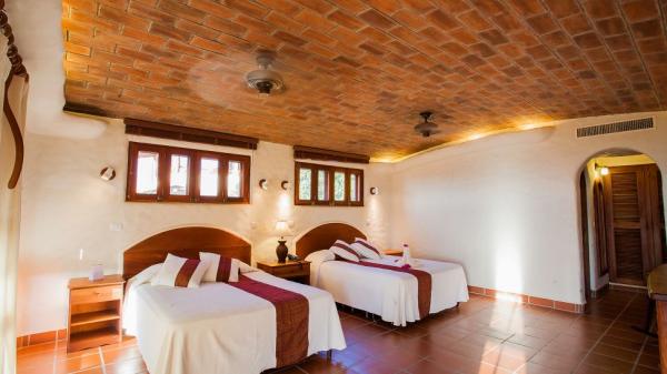 pelican-eyes-hotel-and-resort-15