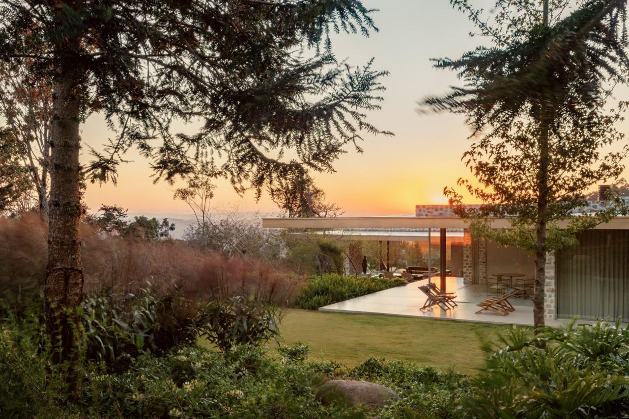 Grama House - detaliu scara interioara