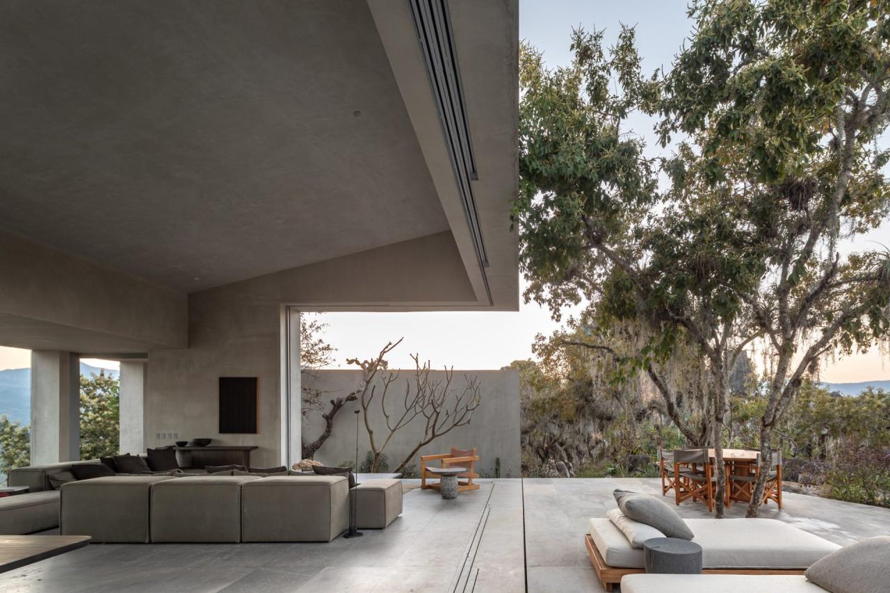 Las Rocas - vedere panoramica asupra celor patru case pe stanca din Valle de Bravo