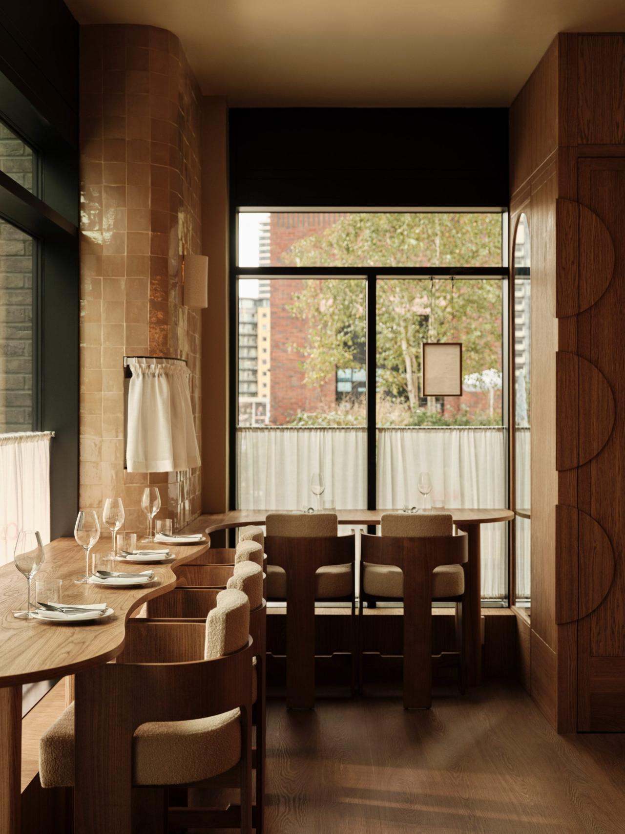 Nora restaurant - zona de lounge cu textile anatoliene