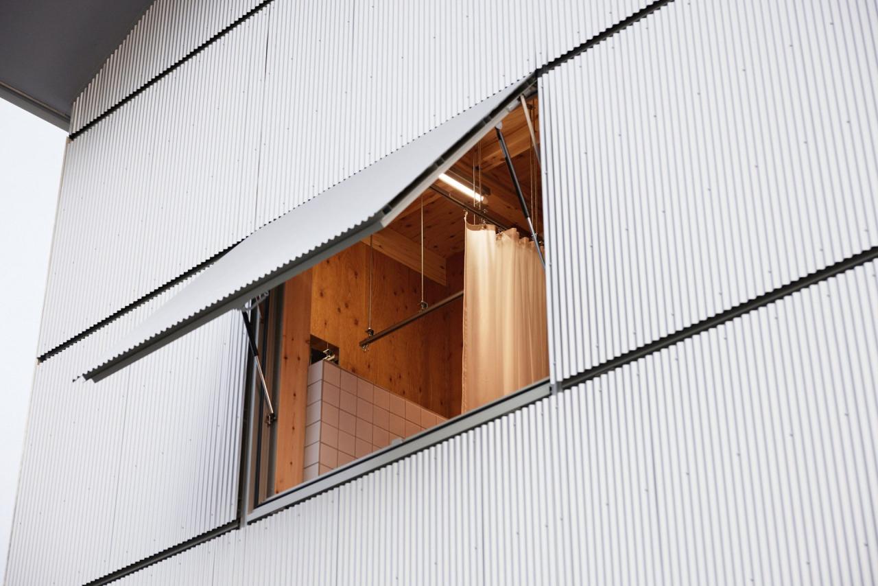 Interiorul spatiului artist-in-residence din sediul Uchida Shoten