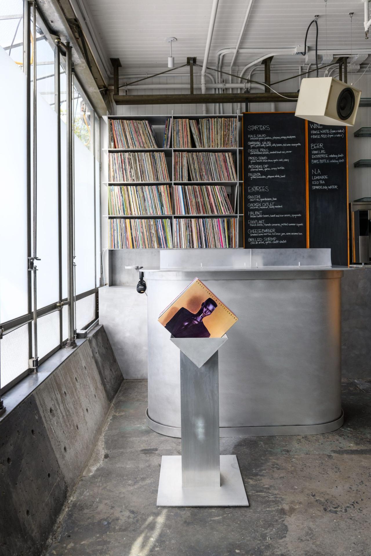 Side A San Francisco - booth DJ