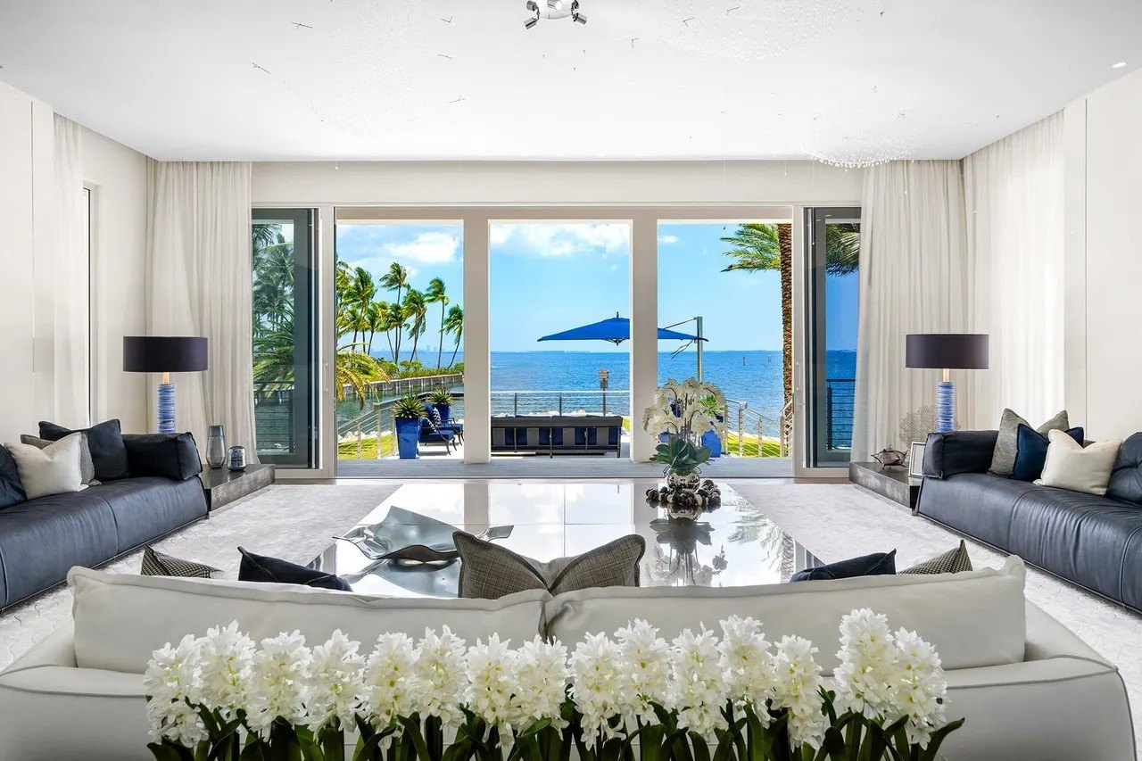 Vila The Weeknd - dormitor master cu vedere la mare