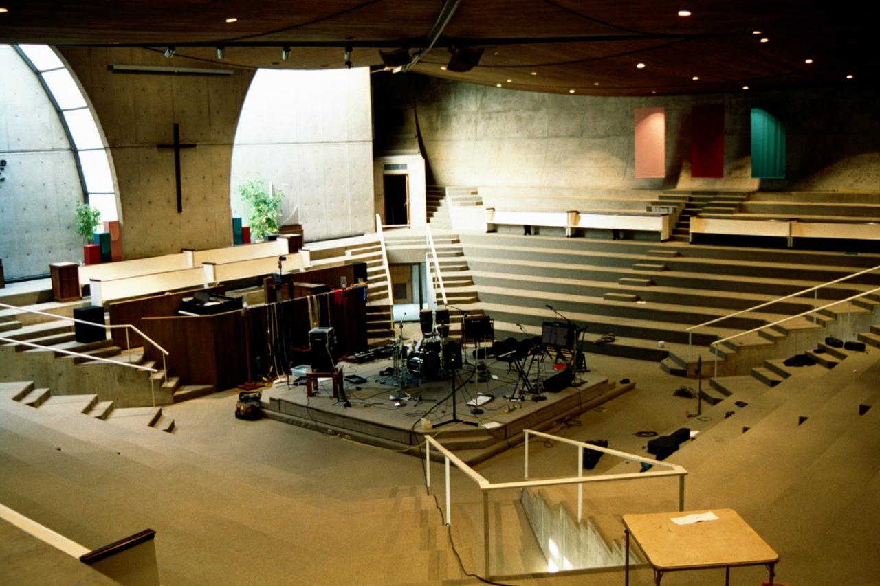Chapel of the Upper Room Interior (1999).jpg